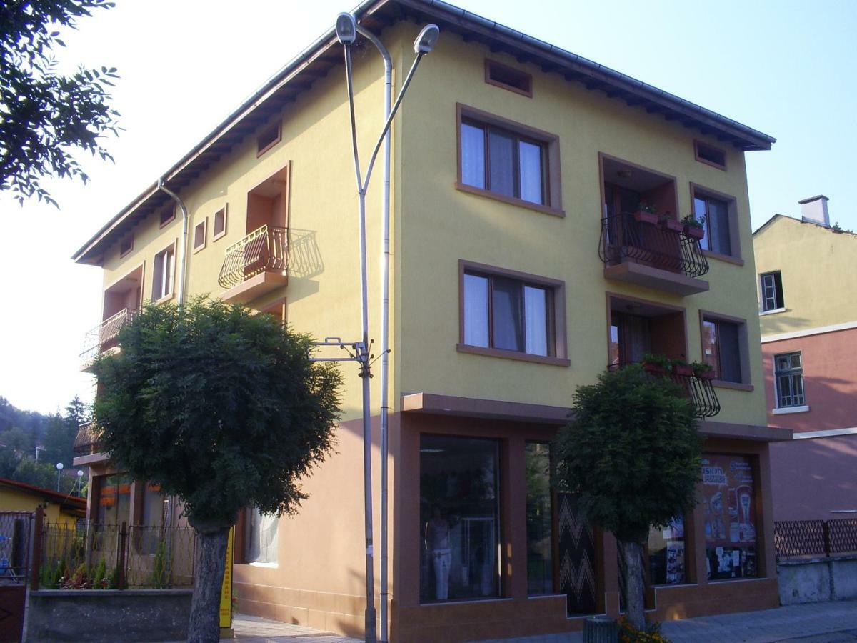 Къща За Гости Фантазия Tryavna Esterno foto