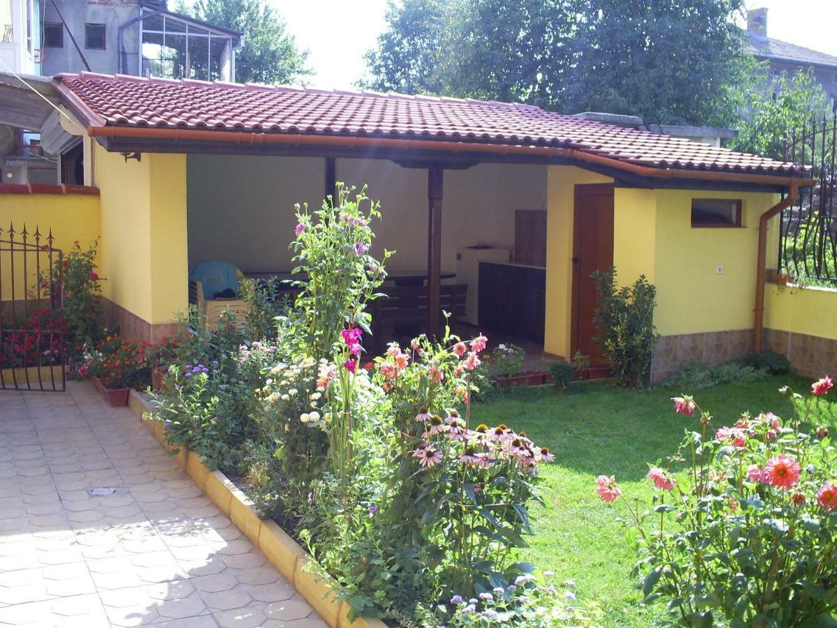 Къща За Гости Фантазия Tryavna Esterno foto