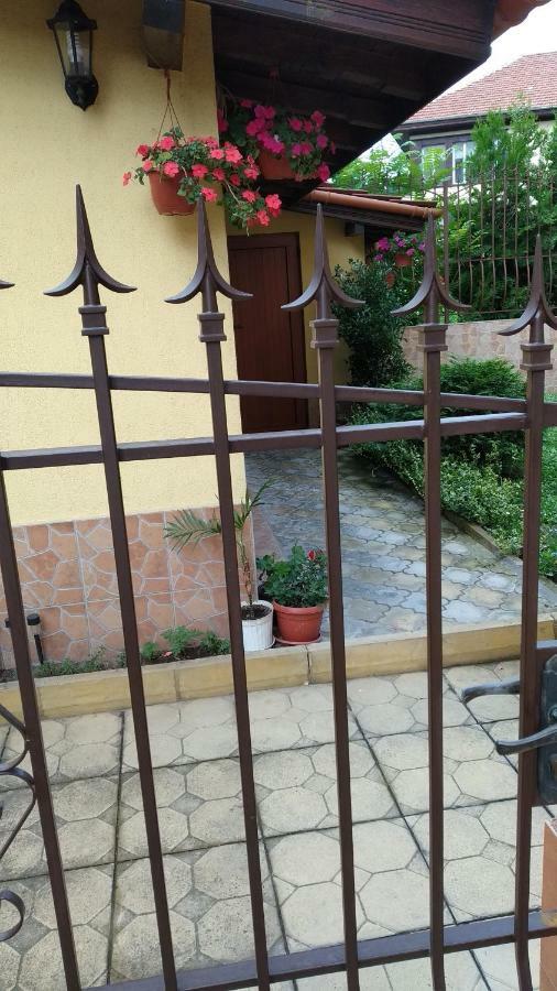 Къща За Гости Фантазия Tryavna Esterno foto